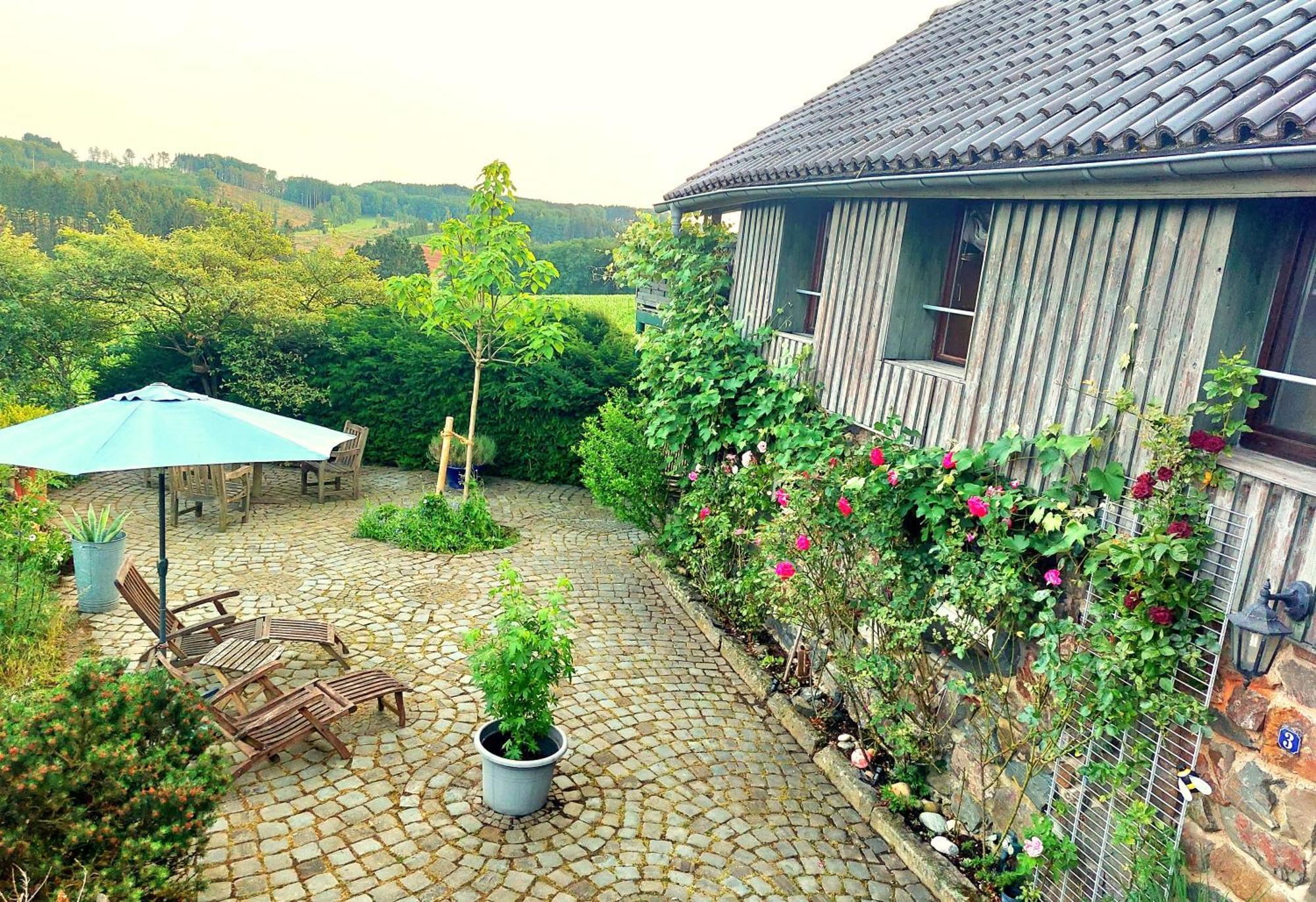 Kleines Cottage mitten in der Natur mit eigener Terrasse und Sonnenbalkon Halver Exterior foto
